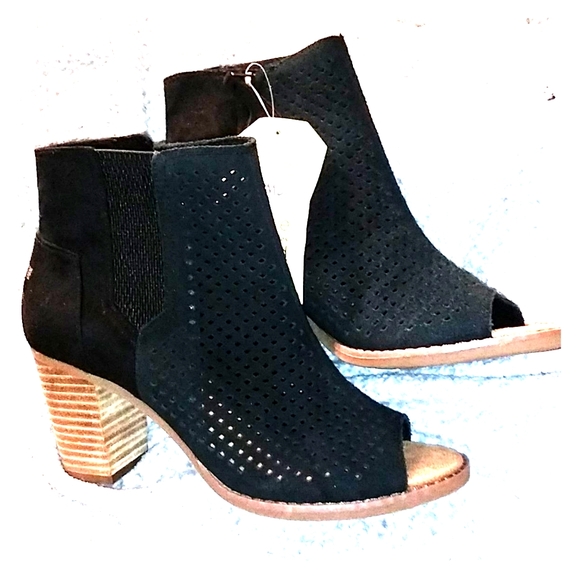 Toms Shoes - TOM'S